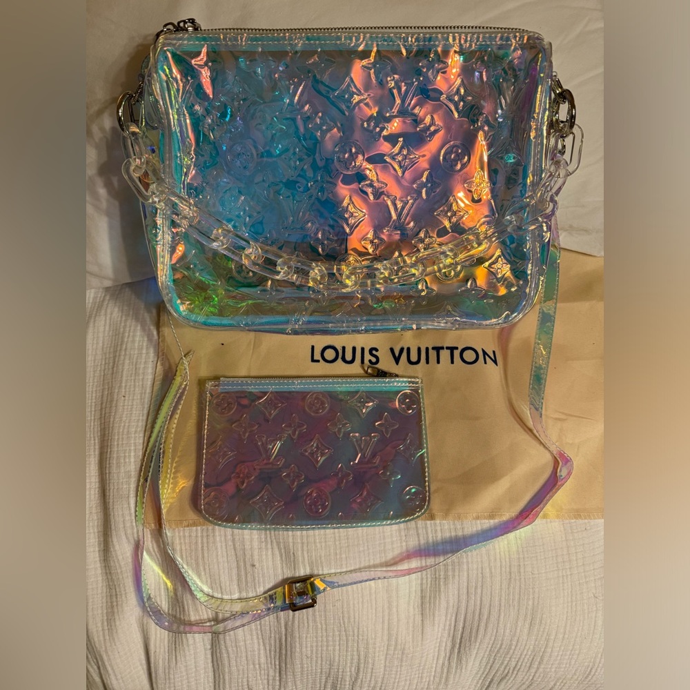 Prison Holographic Coussin Medium size. New. Lazer. Laser.